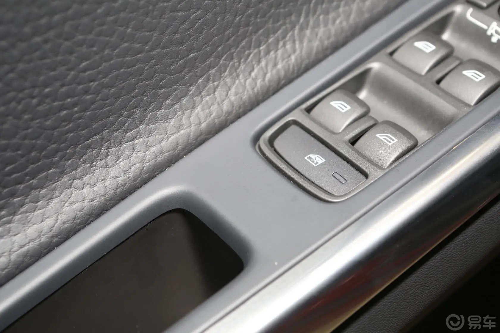 沃尔沃XC60(进口)3.0T T6 智逸版车窗升降键