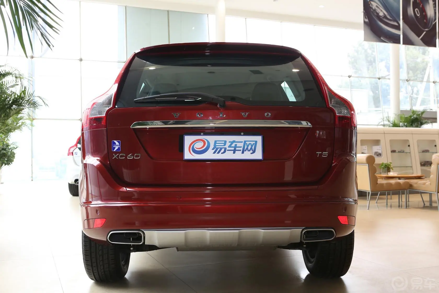 沃尔沃XC60(进口)3.0T T6 智尚版正后水平