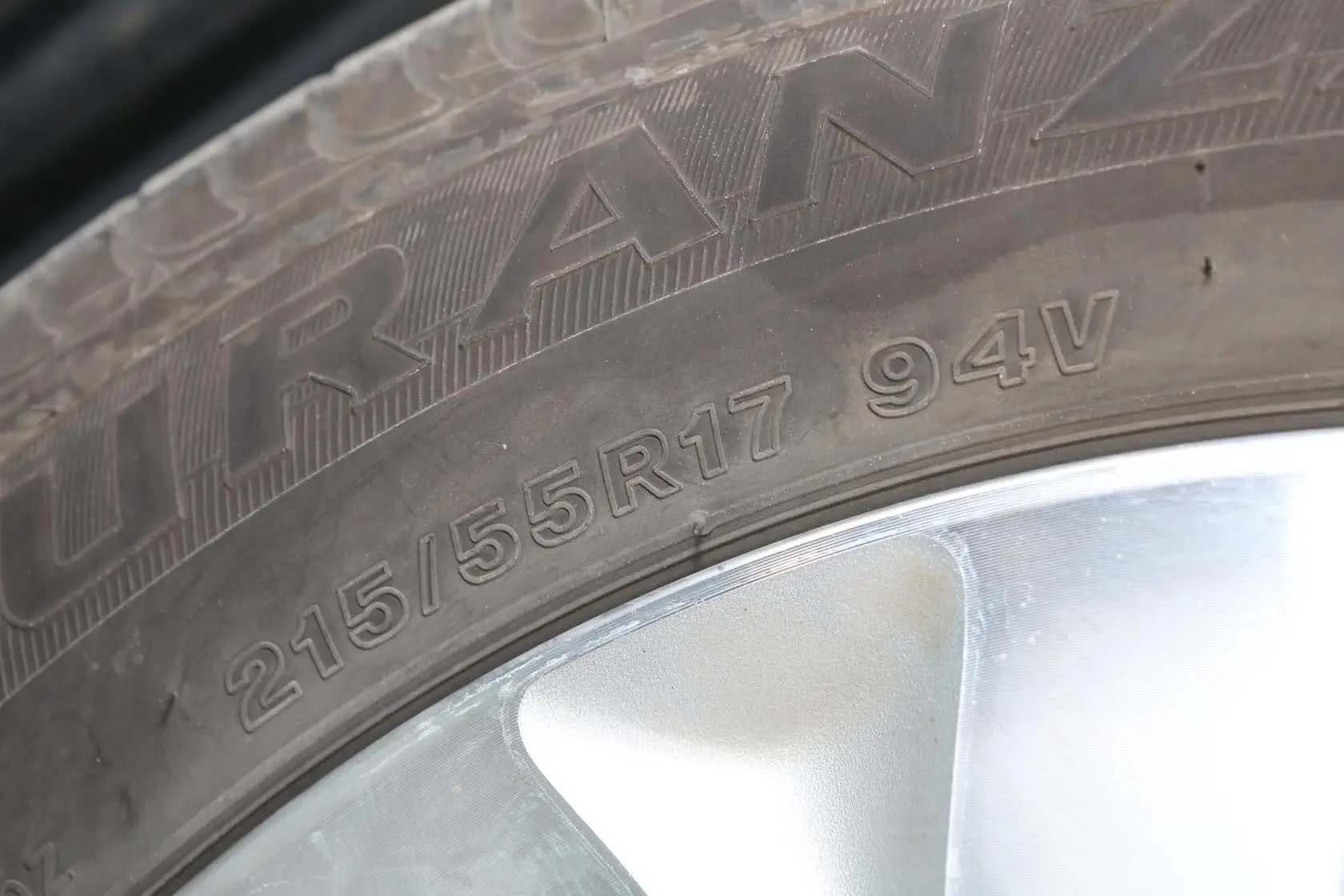 奥德赛2.4L 自动 明鉴领秀版轮胎规格