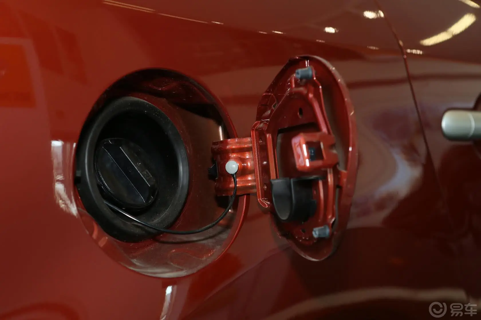 科雷傲(进口)2.5L 两驱 舒适版油箱盖