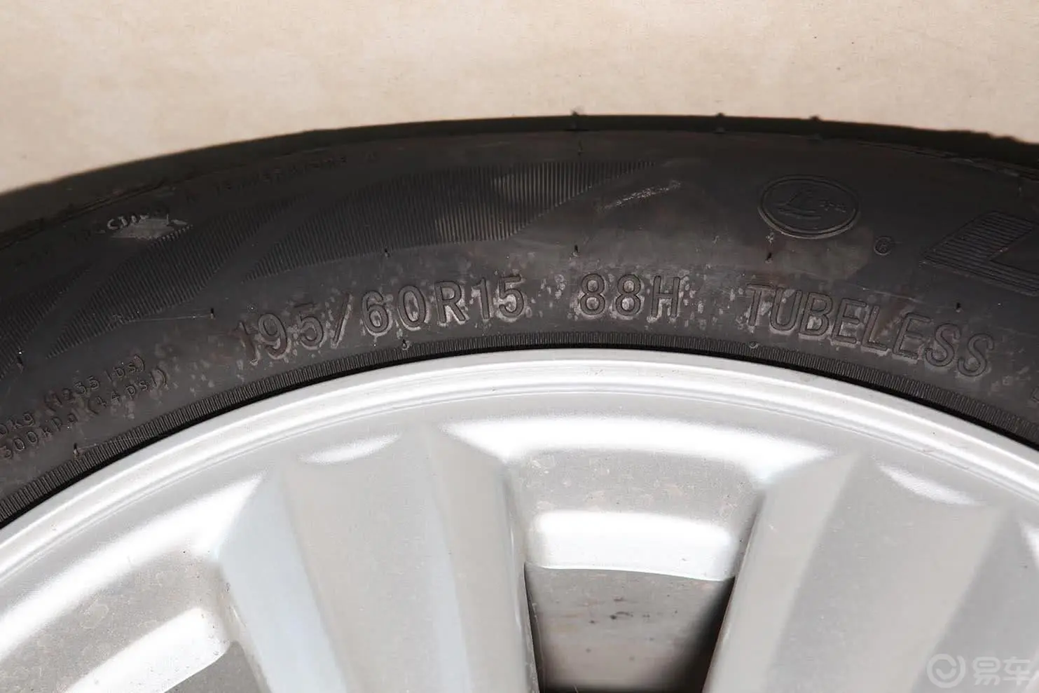 比亚迪L31.5L 自动 尊贵型轮胎规格