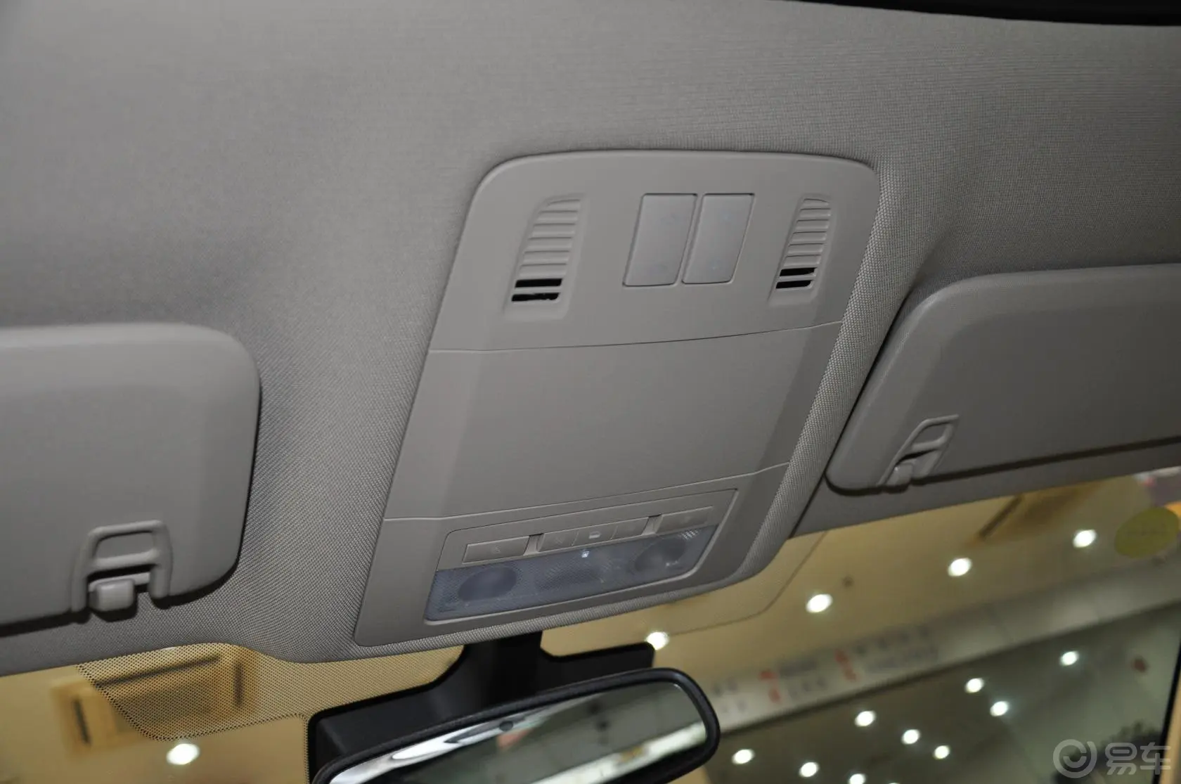 英速亚2.0T 自动 两驱 豪华型 前排车顶中央控制区