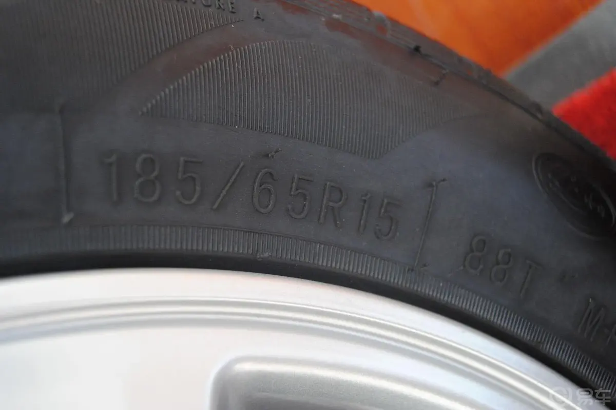 森雅S801.5L 手动 都市时尚版 7座轮胎规格
