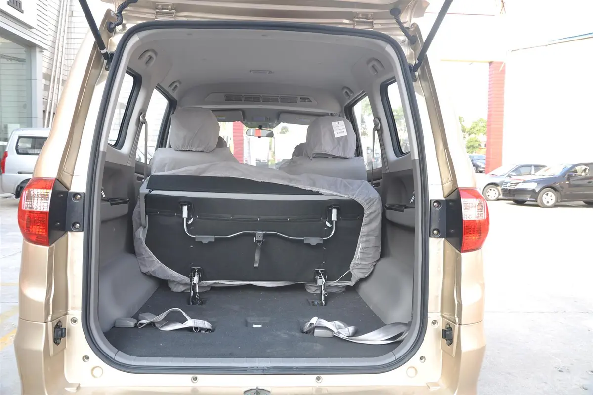 威旺M201.5L 手动 品尚型行李箱空间