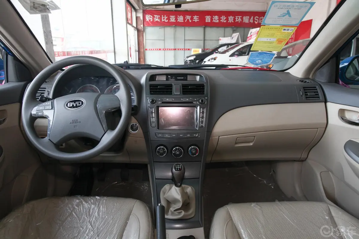 比亚迪L31.5L 自动 舒适型驾驶员侧车门内门板