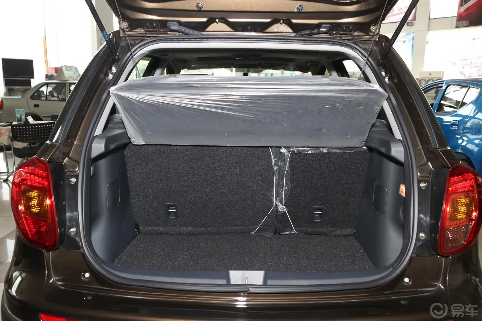 天语 SX4锐骑 1.8L 手动 运动型行李箱空间