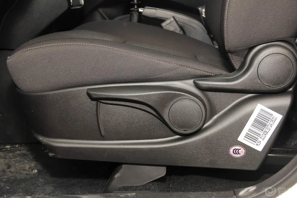 柯兰多2.0L 手自一体 两驱 精英导航版 汽油座椅调节键