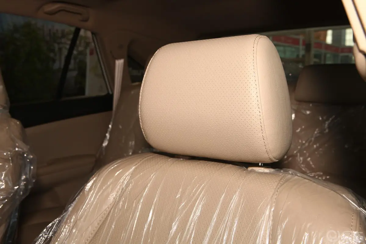 比亚迪S62.4L 手动 尊贵型 白金版驾驶员头枕