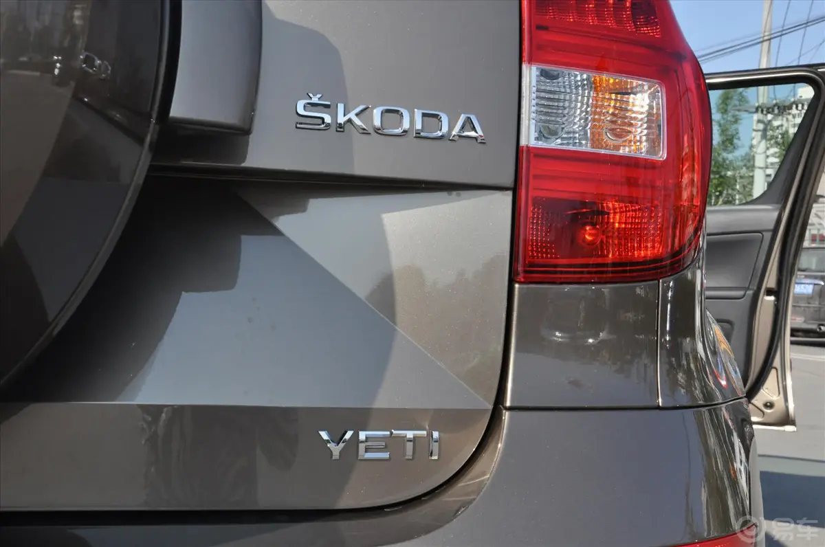 Yeti1.8TSI 双离合手自一体野驱版尾标