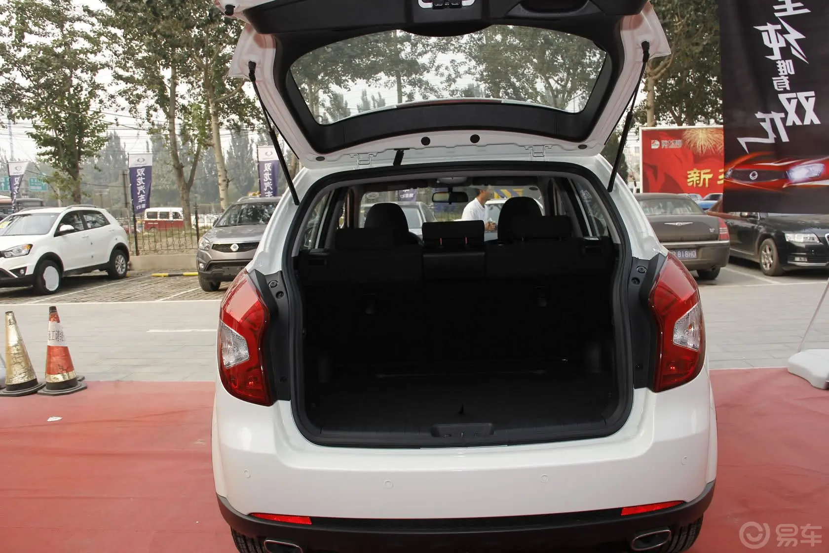柯兰多2.0L 手动 两驱 舒适导航版 汽油行李箱空间