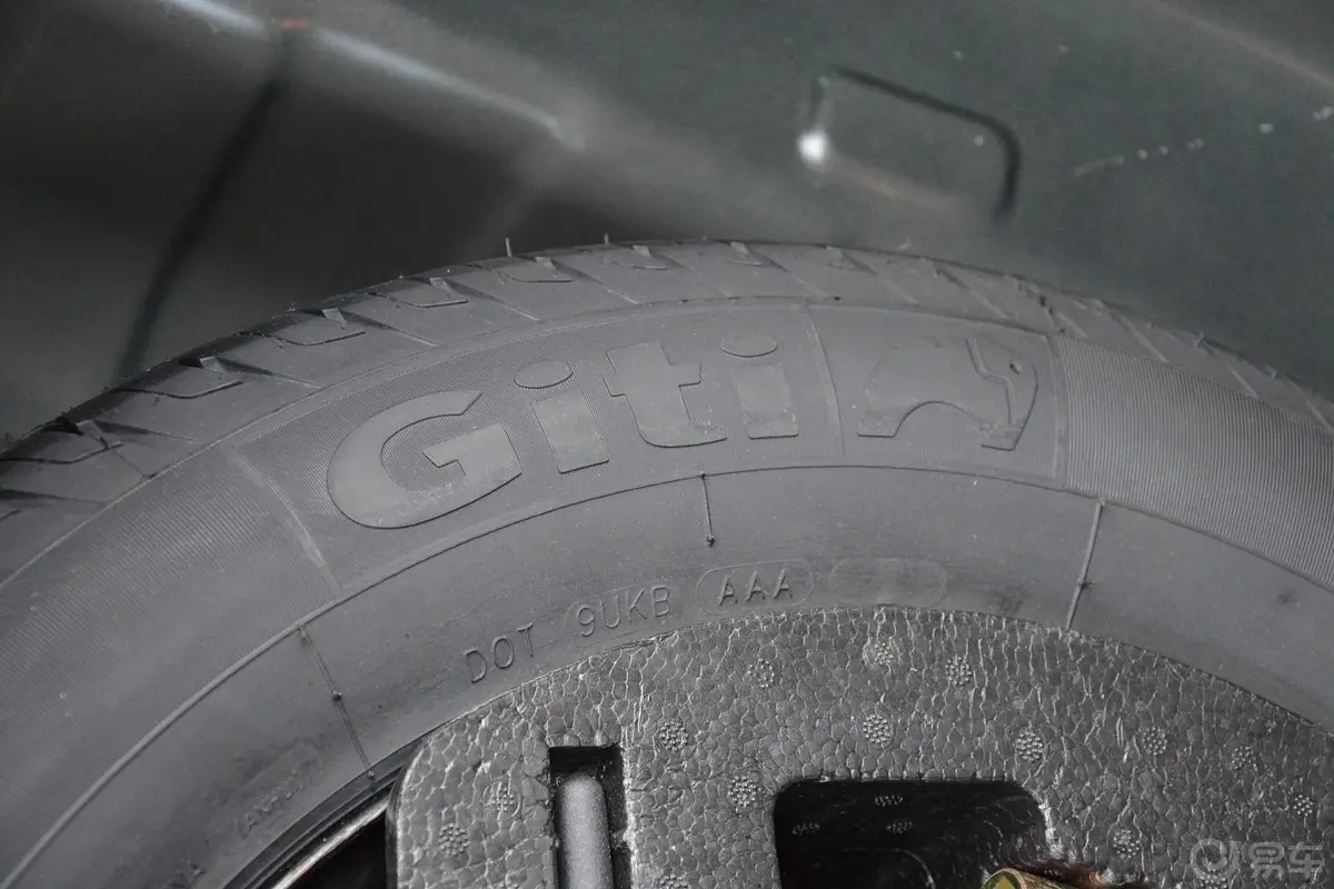 吉利EC82.0L 手动 精英型备胎品牌