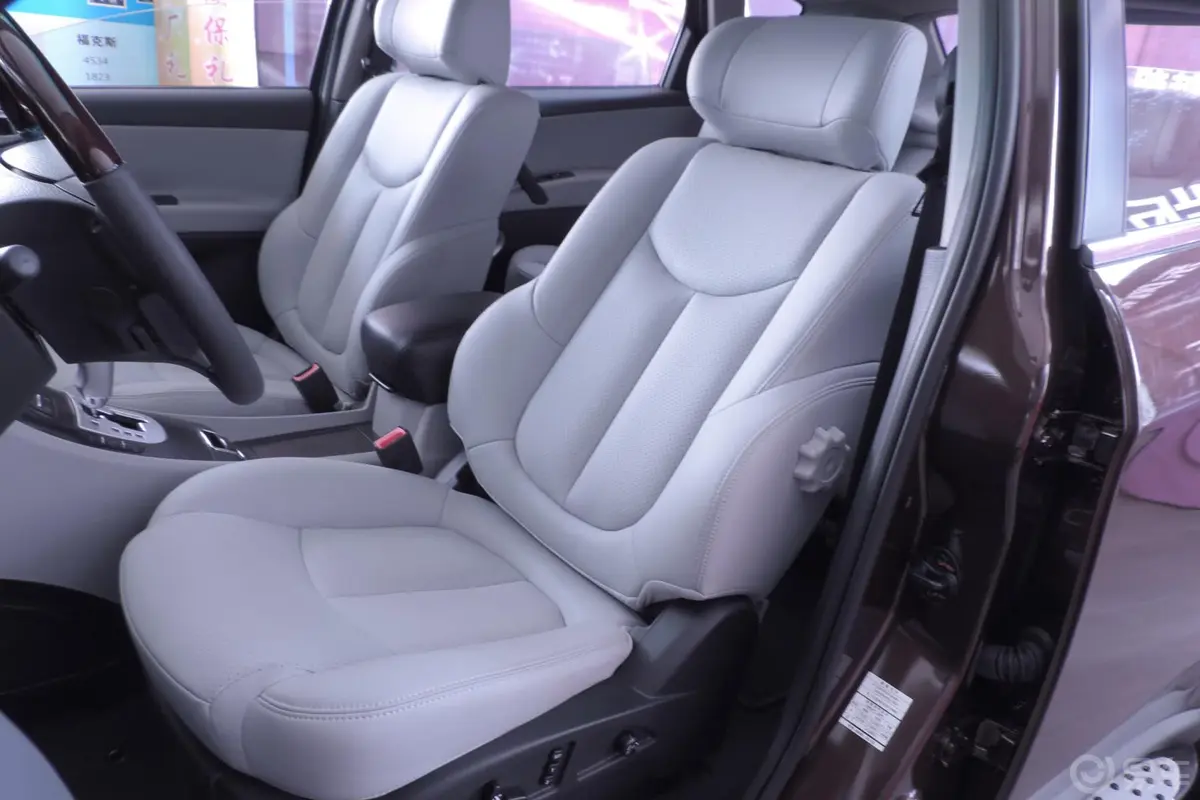大7 SUV超级锋芒版 2.2T 自动 四驱驾驶员座椅