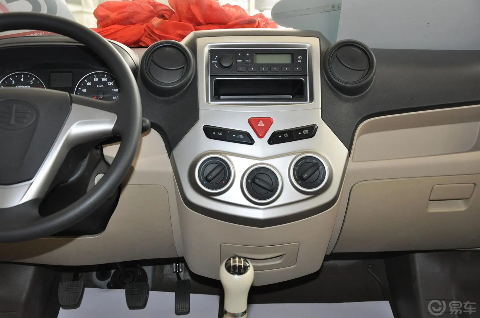 佳宝V80MINI bus版 1.3L 手动 舒适版中控台整体