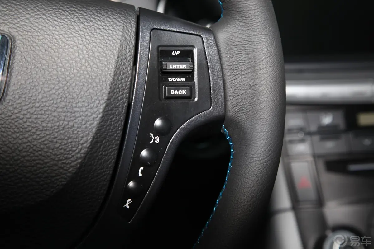 大7 SUV超级锋芒版 2.2T 自动 四驱方向盘功能键（右）