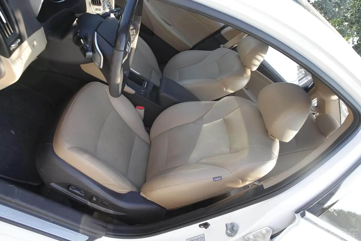 索纳塔2.4L 自动 DLX 尊贵版驾驶员座椅