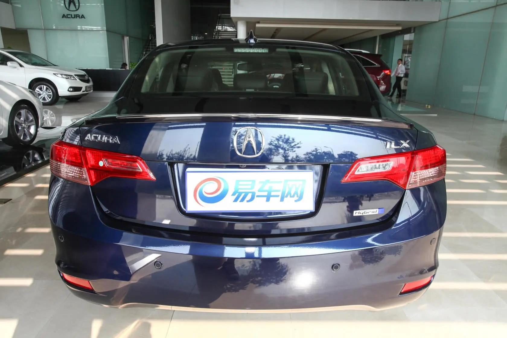 讴歌ILX2.0L 精锐版正后水平