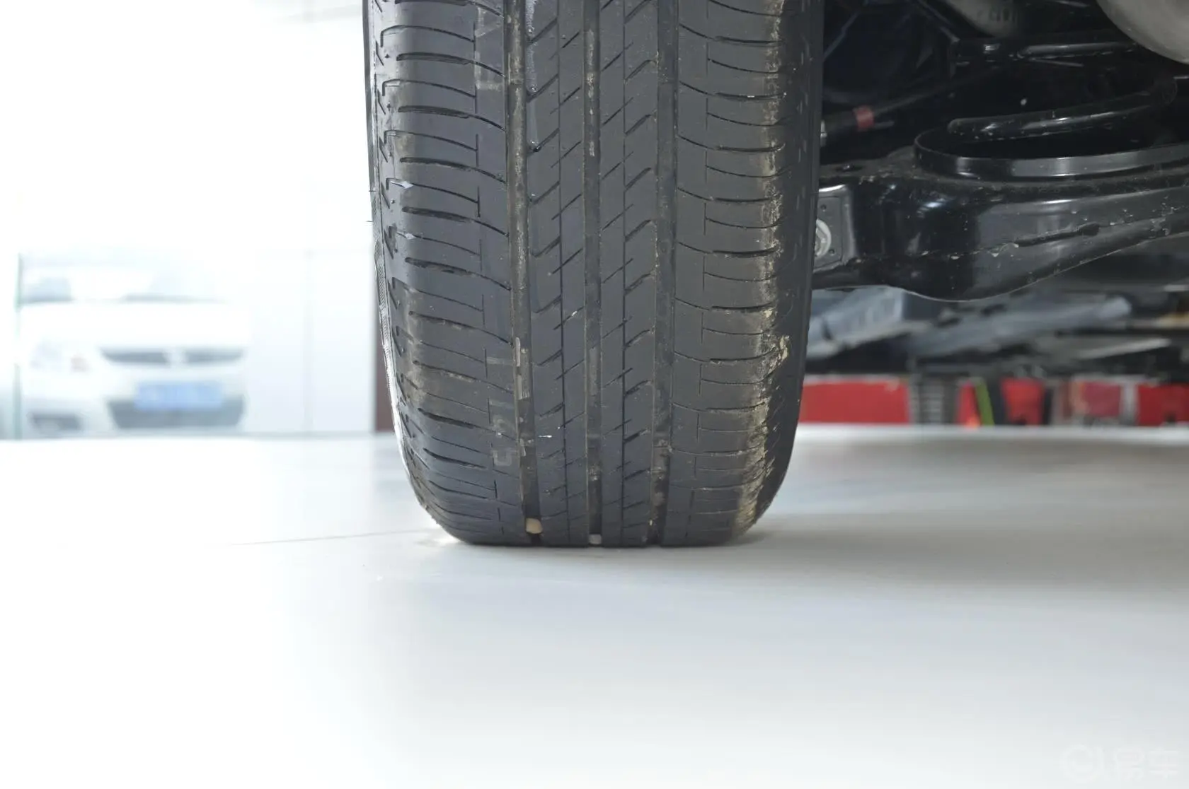 天籁2.5XL Upper NAVI-Tech 尊贵版轮胎花纹