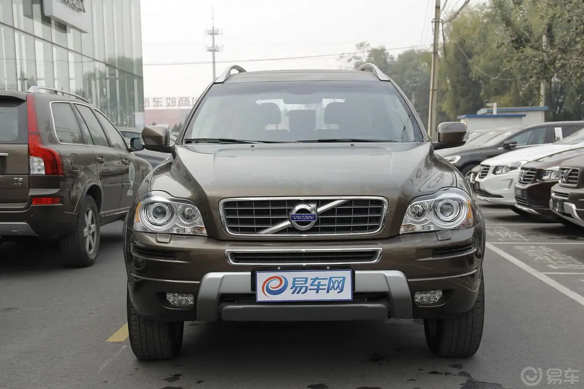 沃尔沃XC902.5T T5 豪华版正前水平