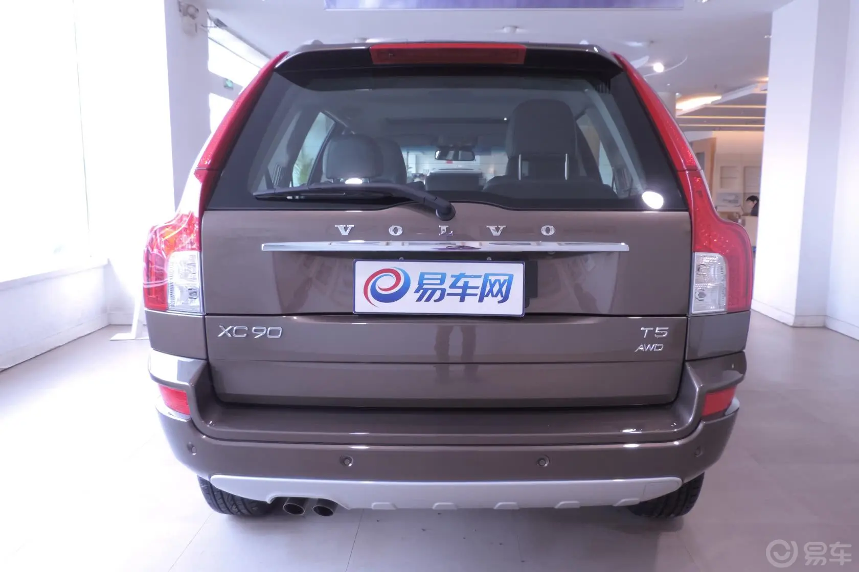 沃尔沃XC902.5T T5 北欧行政版正后水平