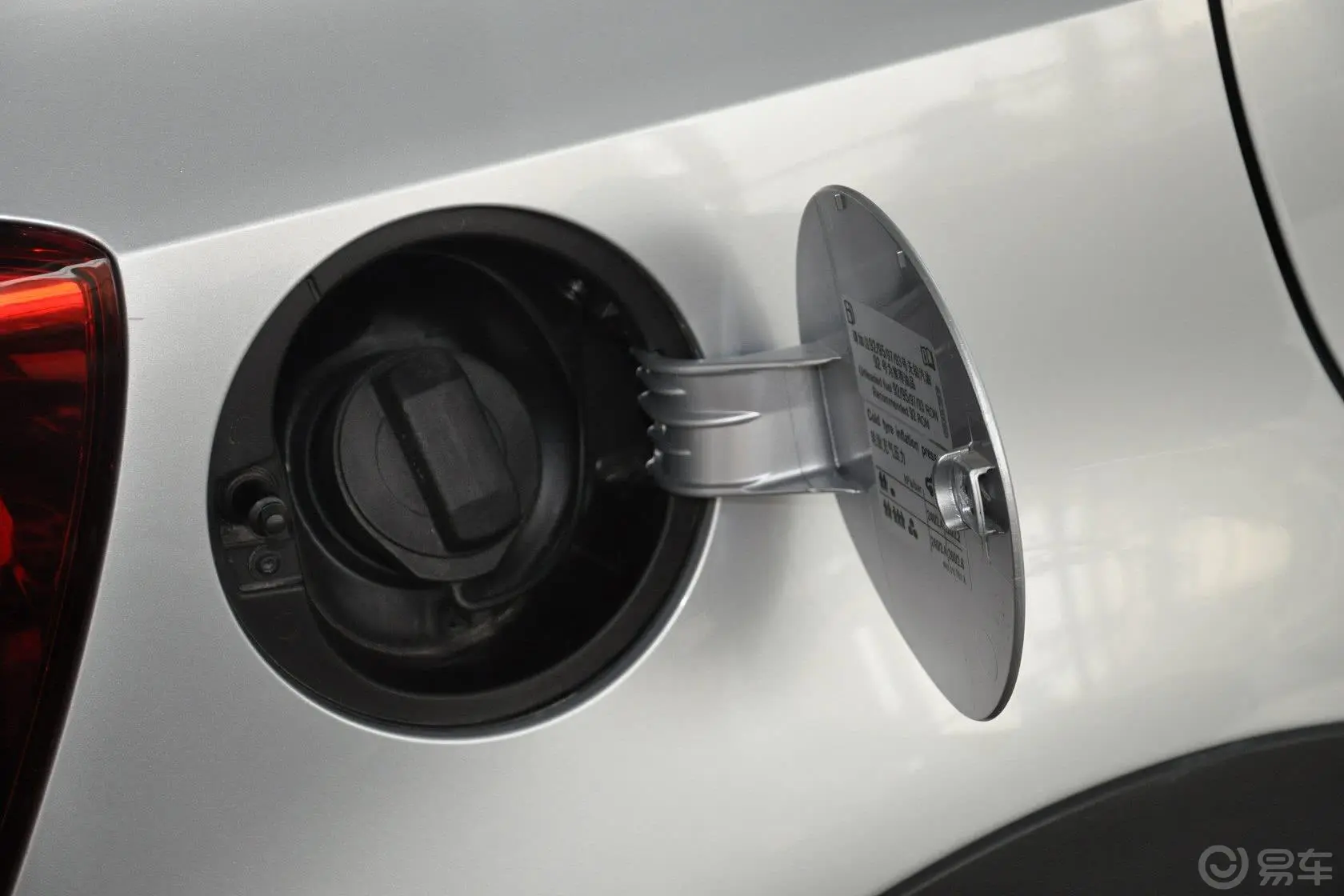 PoloCross 1.6L 手动油箱盖