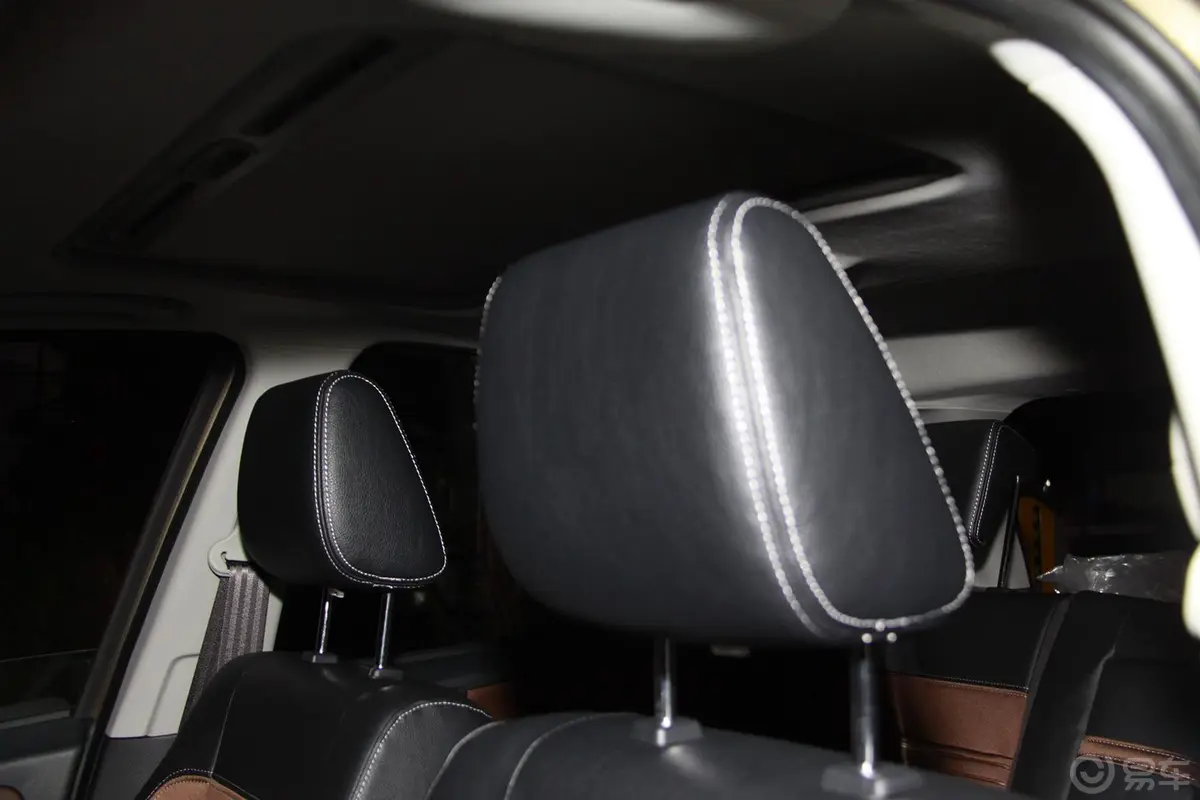 天语 SX4两厢 酷锐版 1.6L 自动20周年3G智能版驾驶员头枕