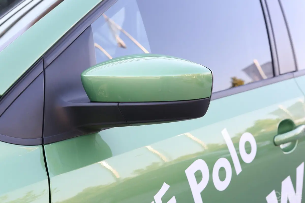 Polo1.6L 手动 舒适版后视镜转向灯（前）