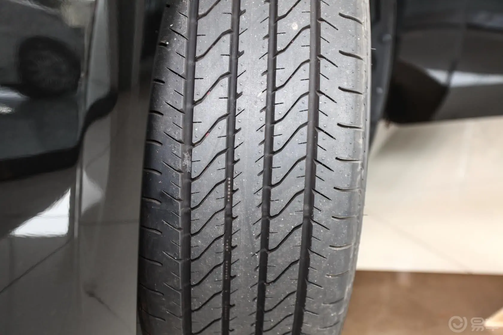雷克萨斯ES350 典雅型轮胎花纹