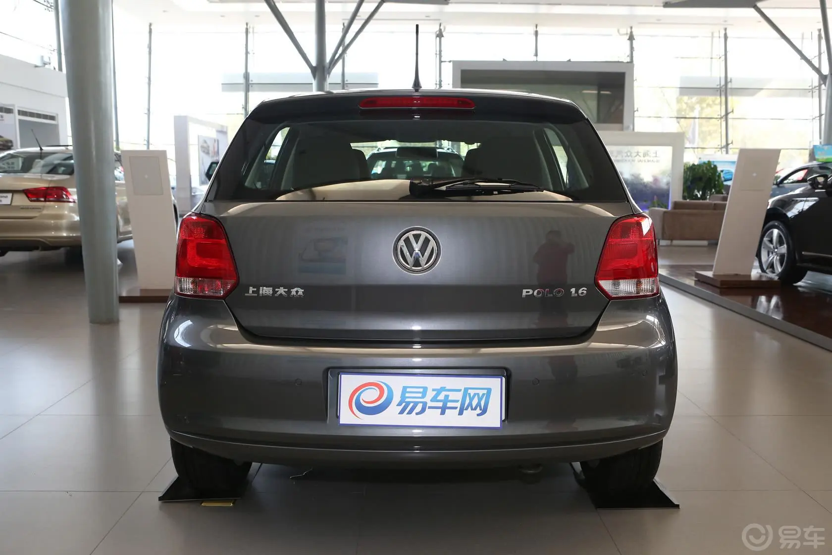 Polo1.6L 自动 豪华版正后水平