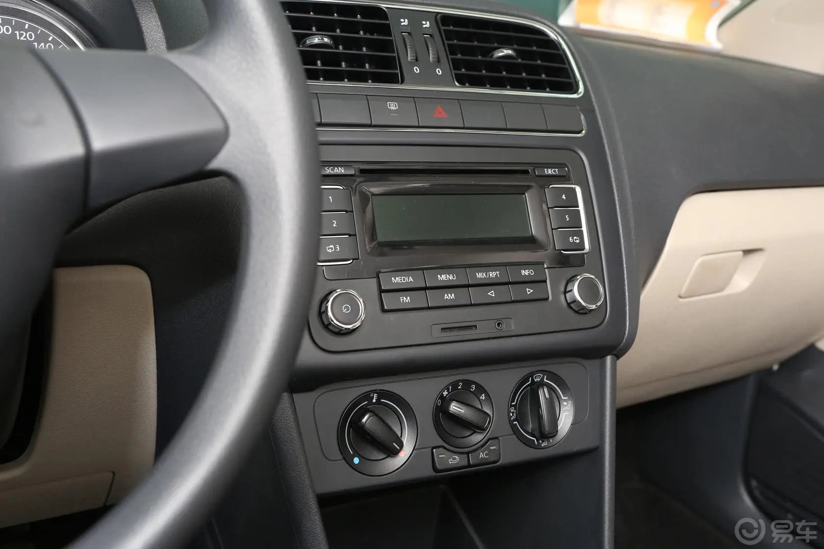 Polo1.4L 手动 舒适版中控台驾驶员方向