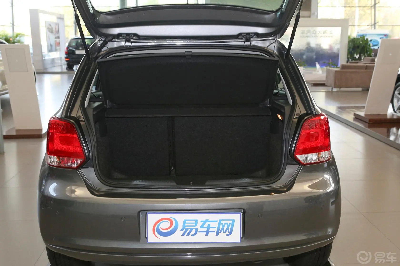 Polo1.6L 手动 舒适版行李箱空间