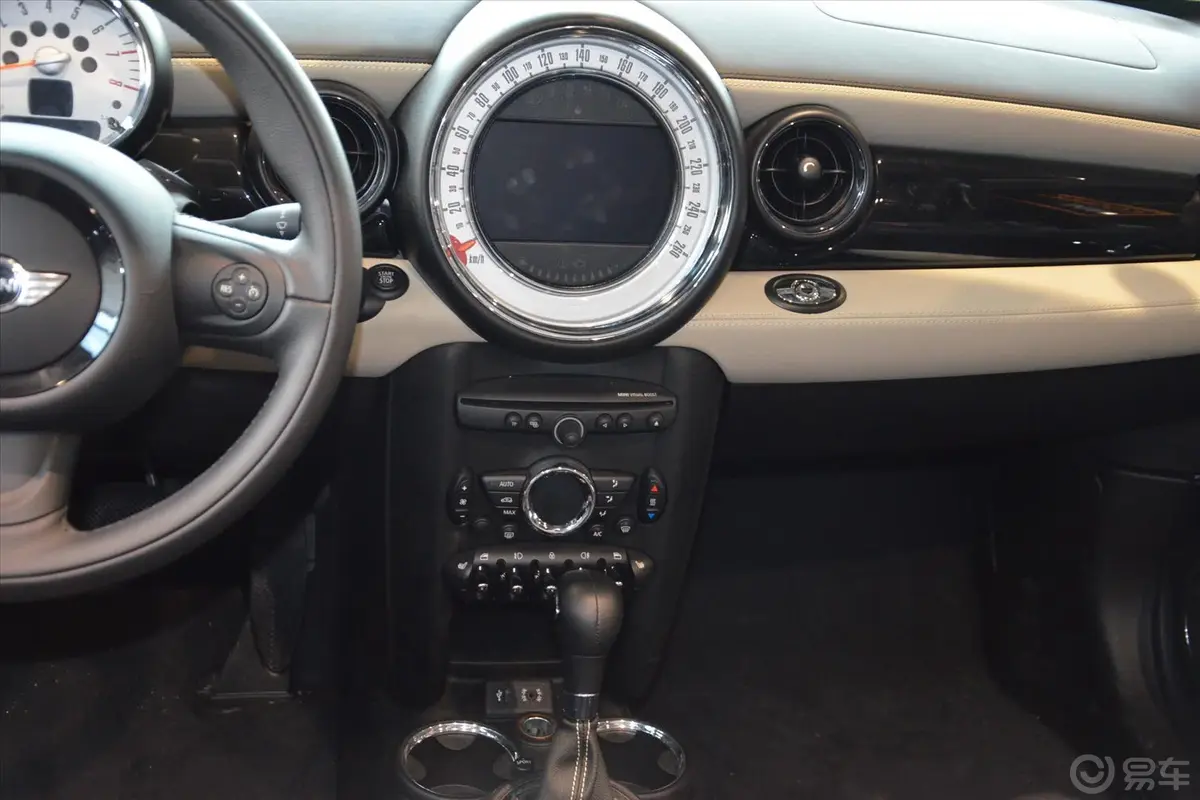 MINI ROADSTERCOOPER 1.6L 自动中控台整体