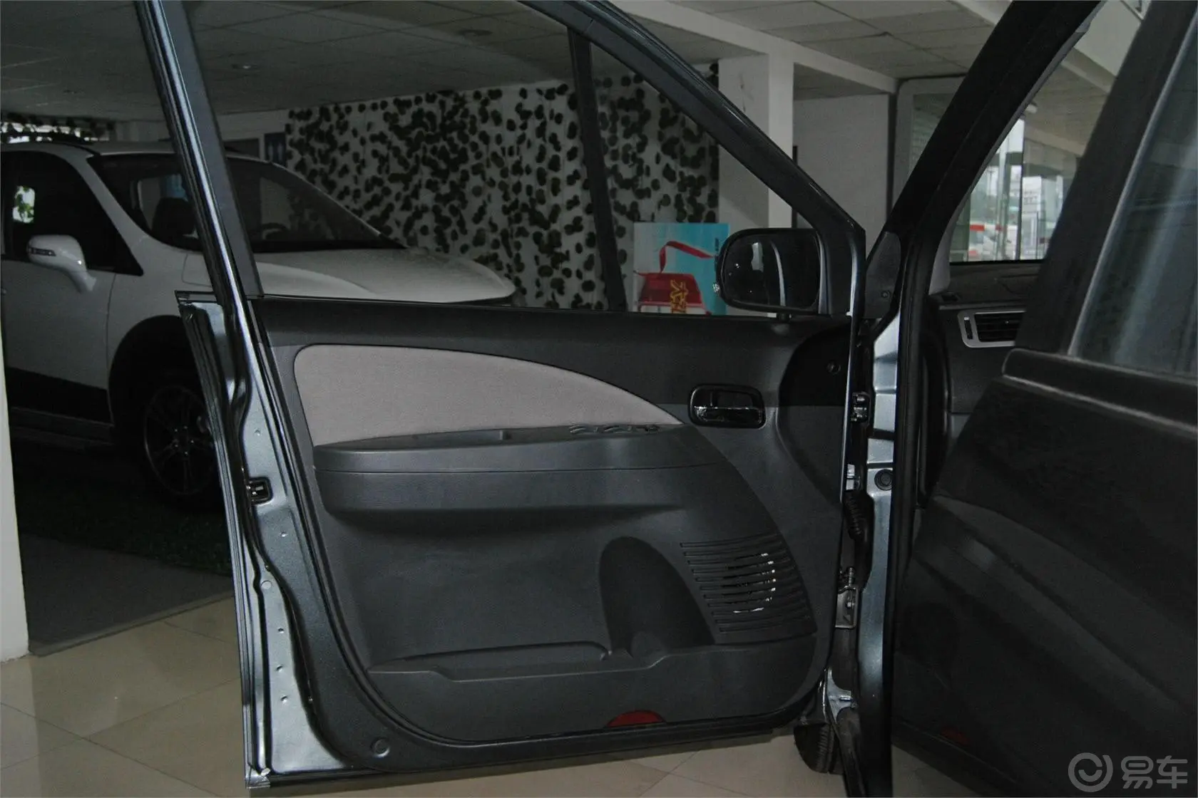 景逸XL 1.5L 手动 舒适型 国4驾驶员侧车门内门板