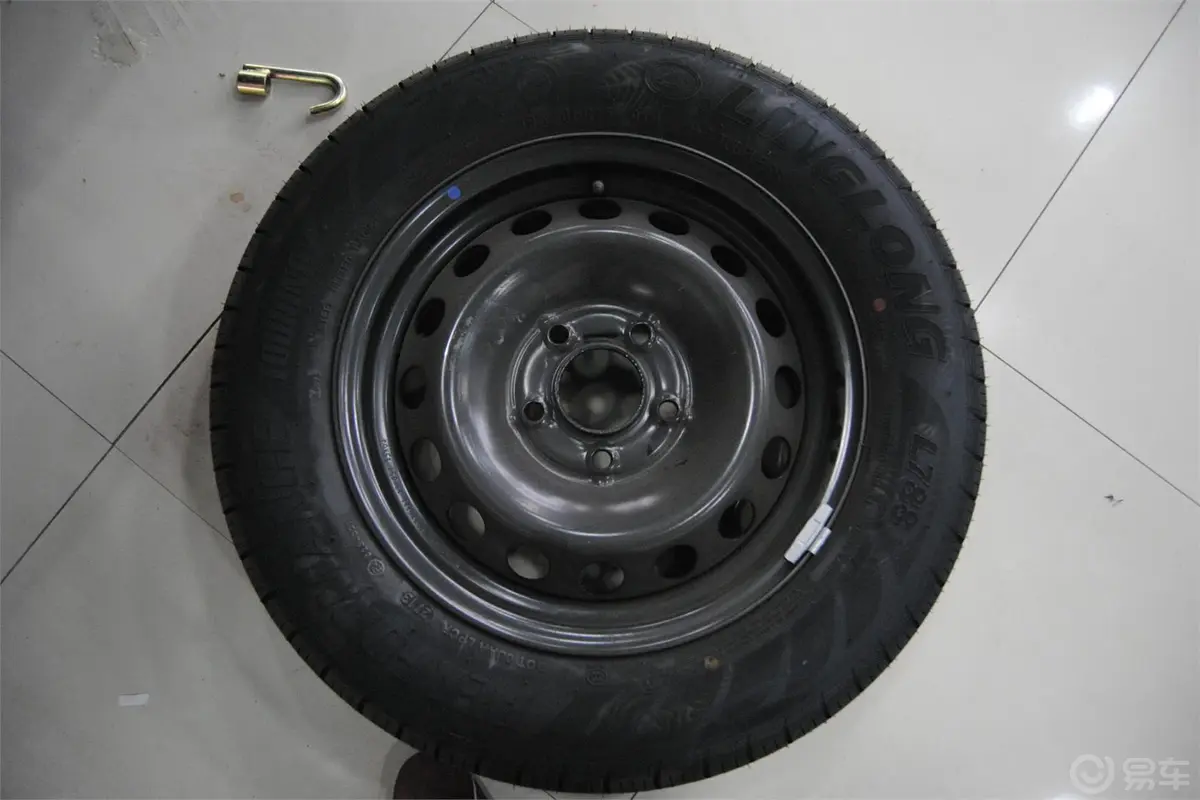 菱智V3 1.5L 手动 标准型Ⅱ备胎