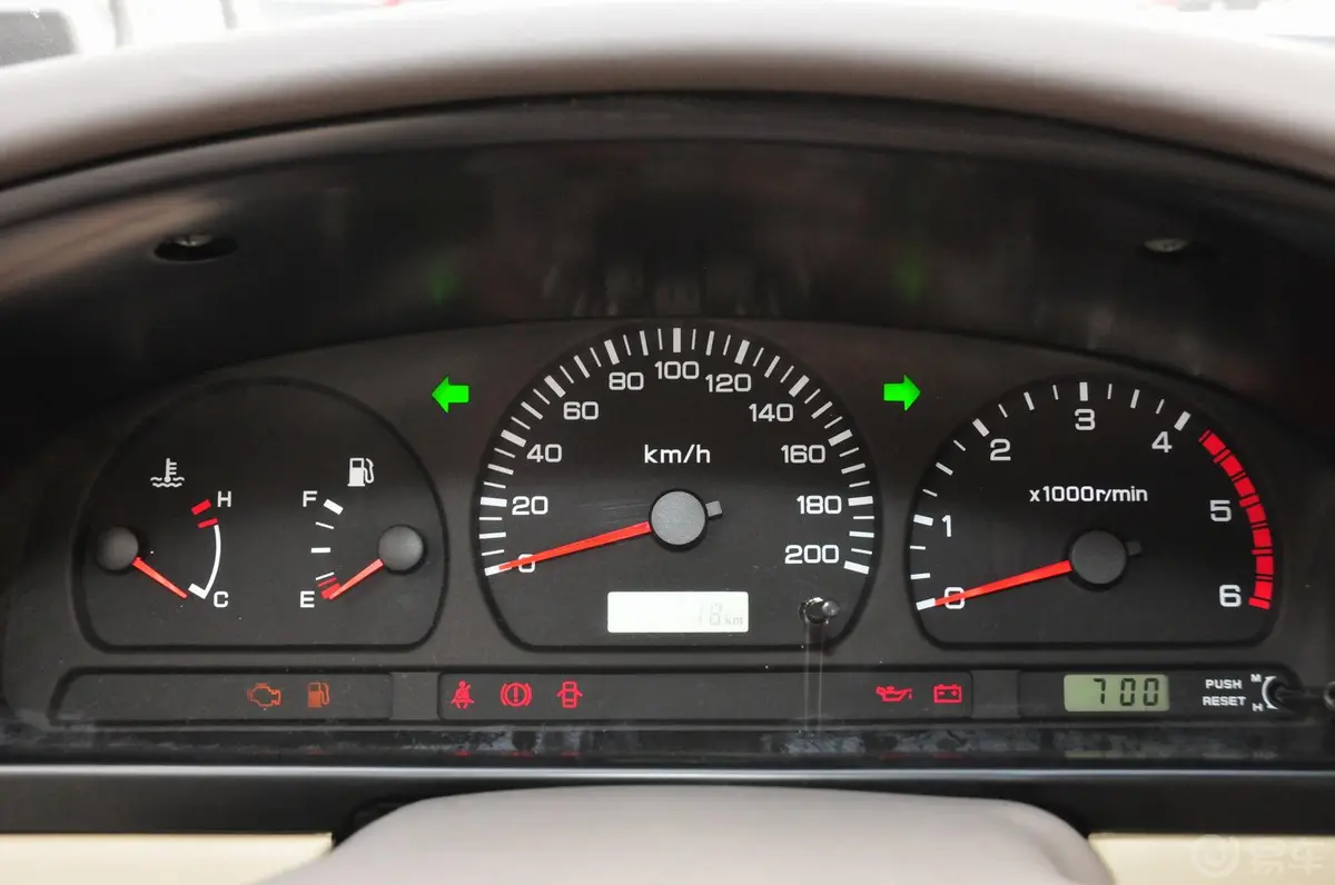 锐骐2WD ZD30柴油标准版 国III仪表盘背光显示