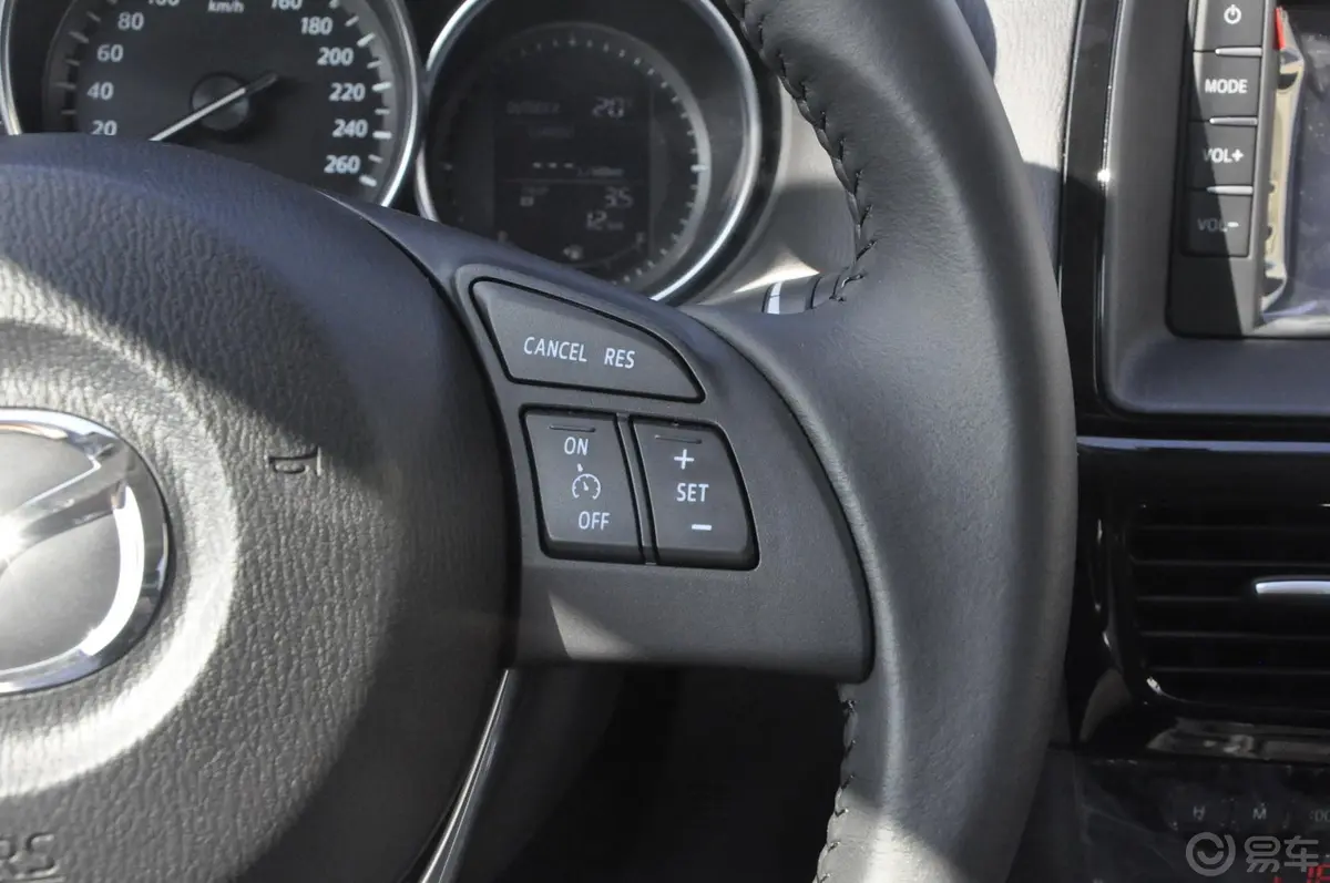 马自达CX-52.5L 自动 四驱 豪华型方向盘功能键（右）