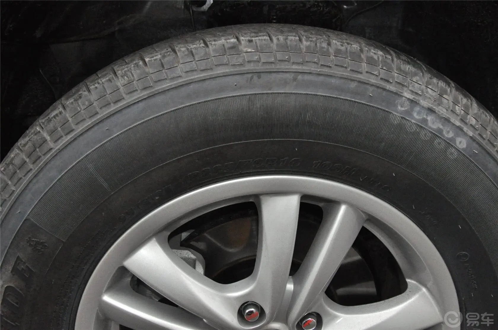 经典圣达菲1.8T 自动 两驱 天窗版轮胎规格