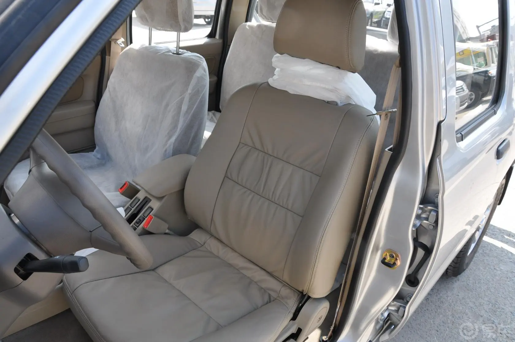 锐骐2WD ZD25TCI柴油豪华版 国IV+OBD驾驶员座椅