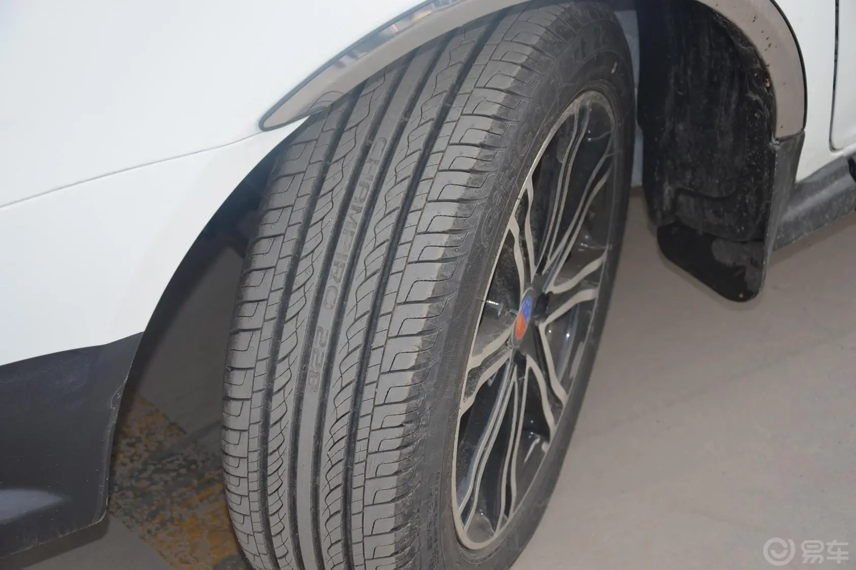 金刚CROSS 1.5 手动 标准型轮胎花纹