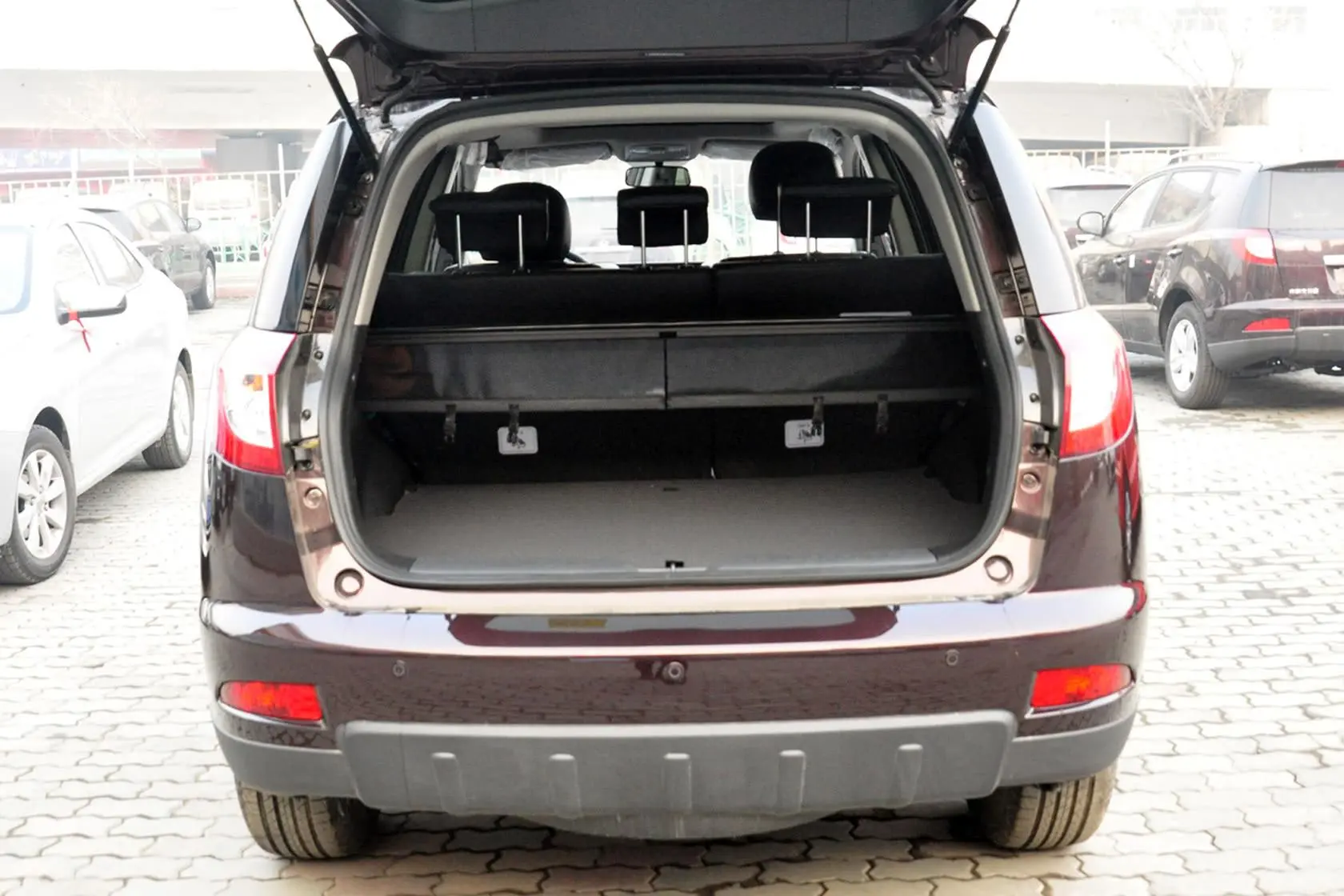 吉利GX72.0L 自动 尊贵型行李箱空间
