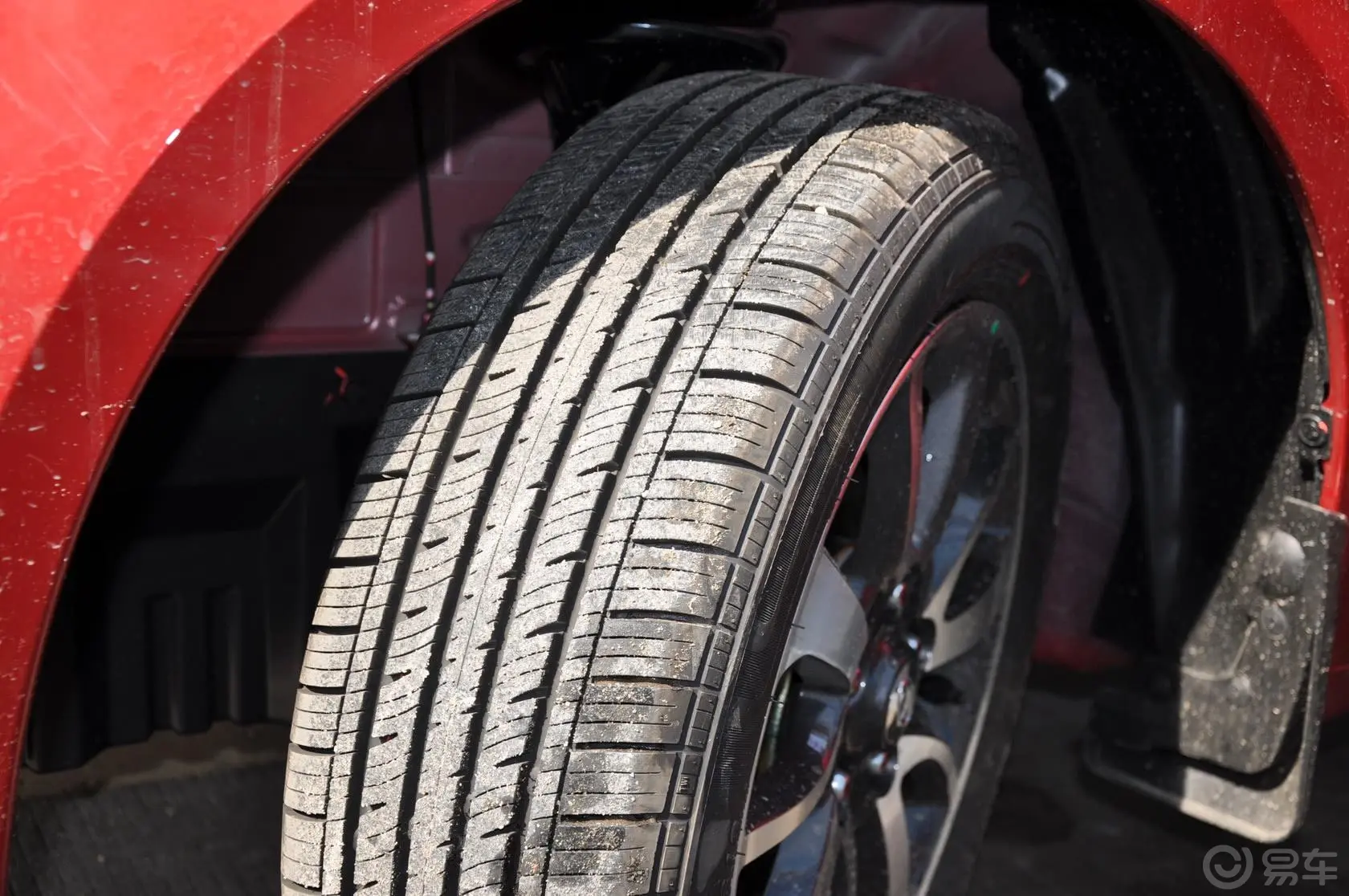 V6菱仕1.5L 手动 标准版轮胎花纹