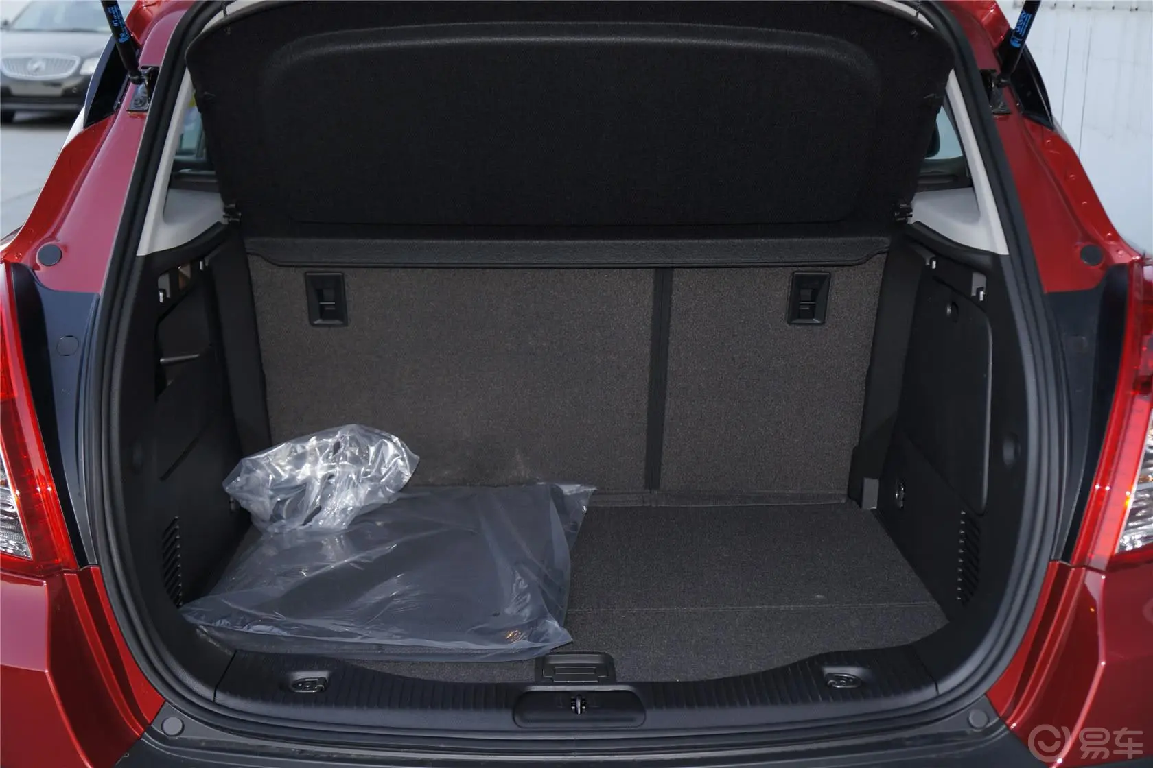 昂科拉1.4T G 手动 两驱 都市进取型行李箱空间