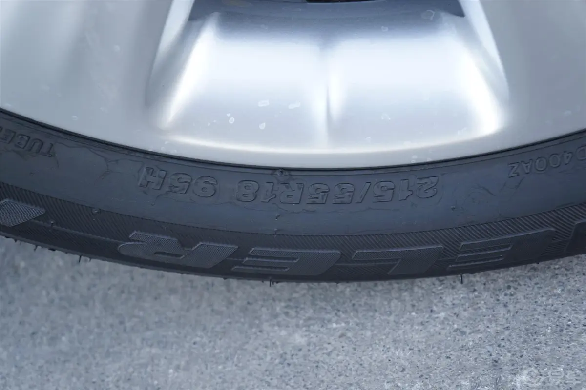 昂科拉1.4T G 手动 两驱 都市进取型轮胎规格