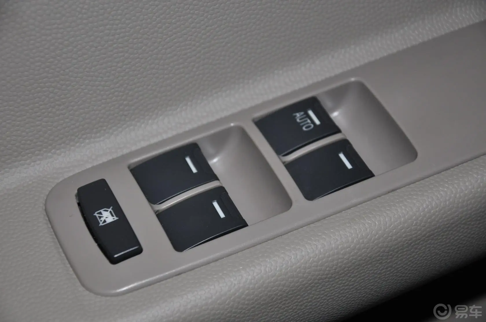 浪迪1.4L 手动 阳光版 标准型车窗升降键