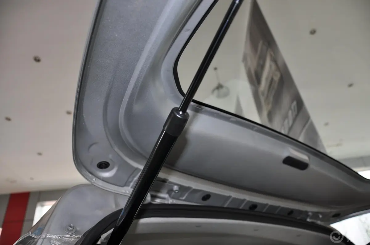 浪迪1.4L 手动 阳光版 标准型行李厢支撑杆