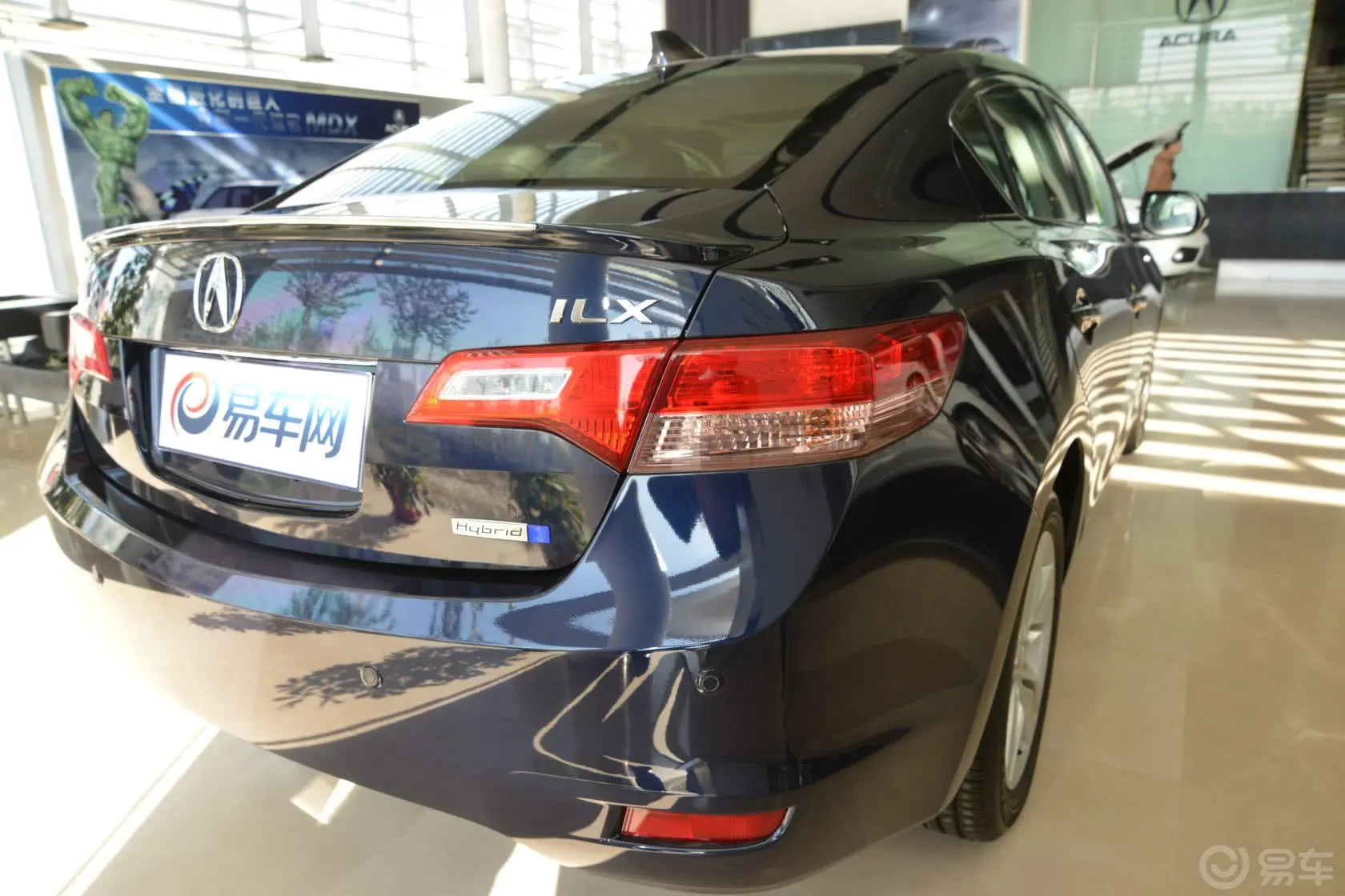 讴歌ILX1.5L CVT 混合动力侧后45度车头向右水平