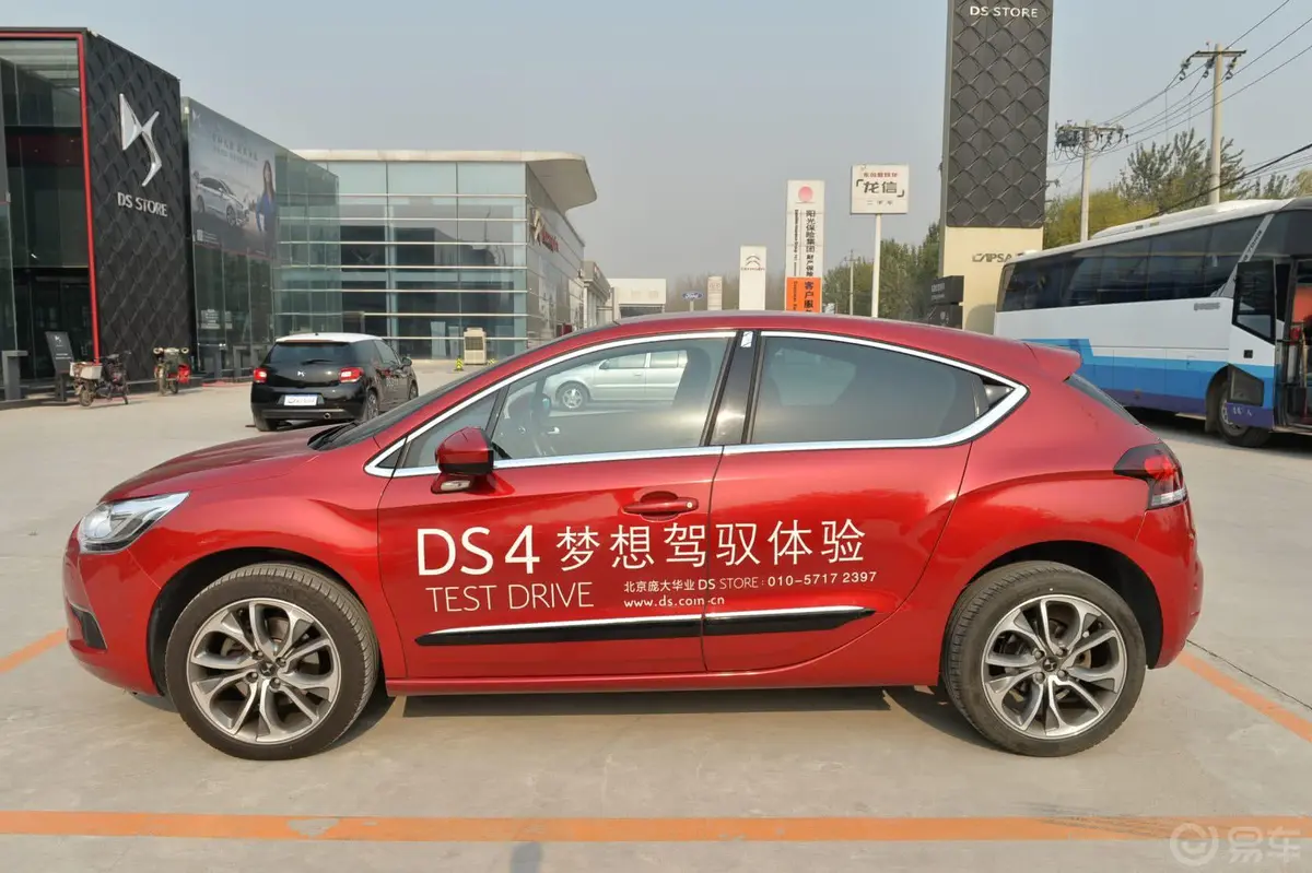 DS 41.6T 手自一体 雅致版正侧车头向左水平