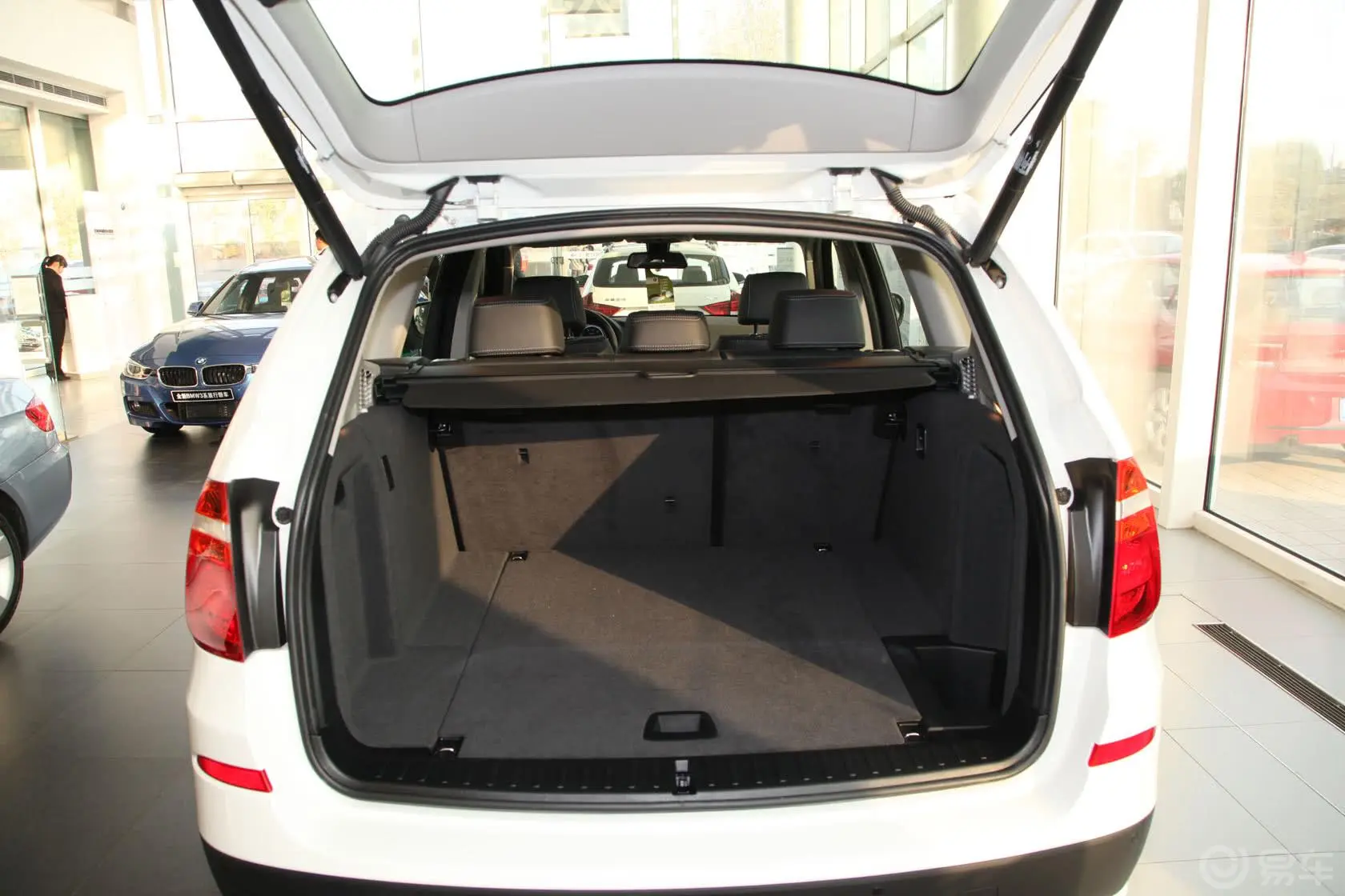 宝马X3(进口)xDrive28i 领先型行李箱空间