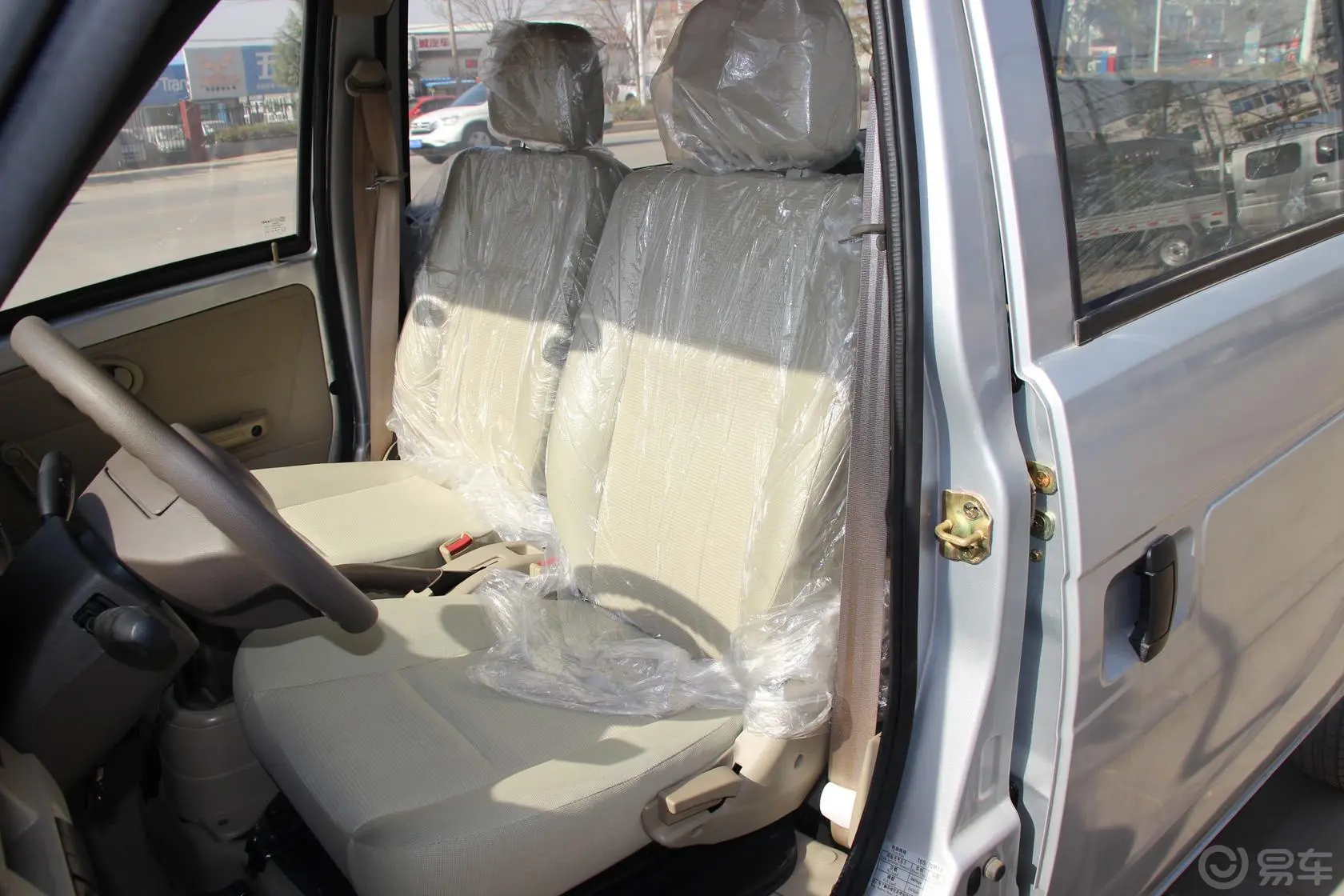 福仕达新鸿达1.0L 实用型 7座驾驶员座椅