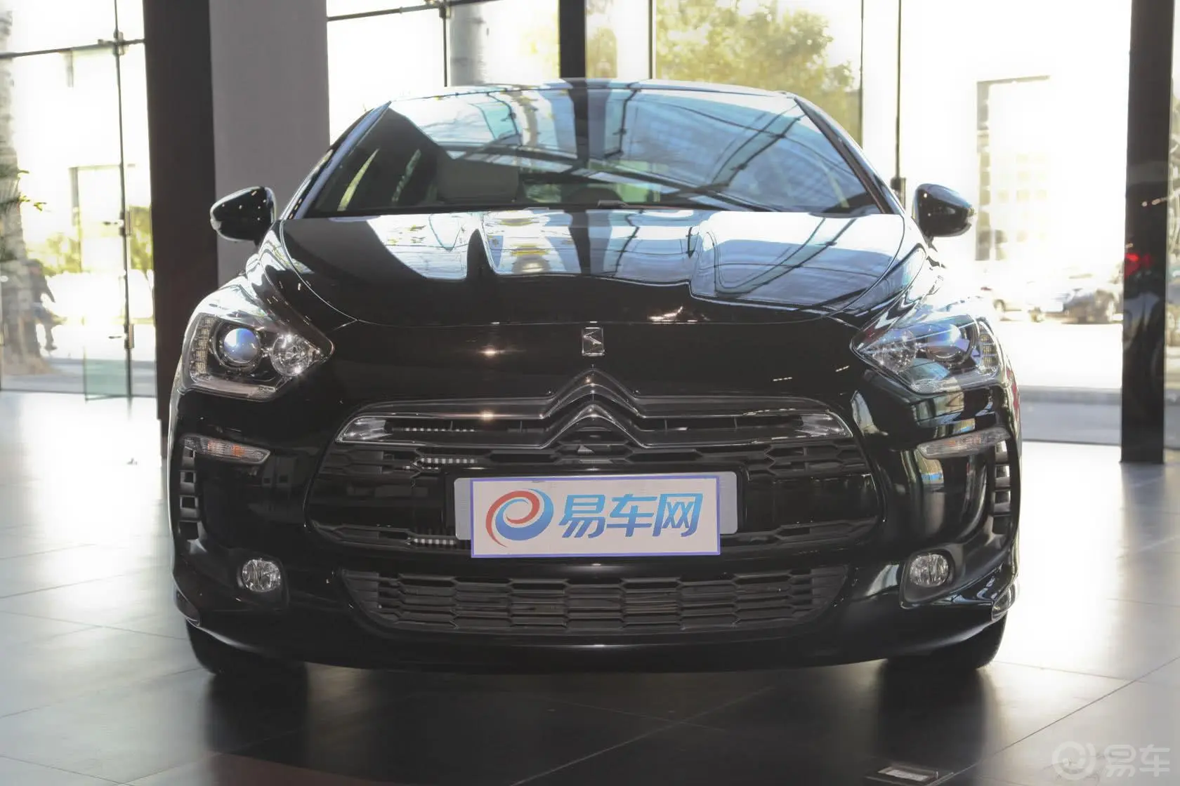 DS 5(进口)1.6T 手自一体 豪华版外观