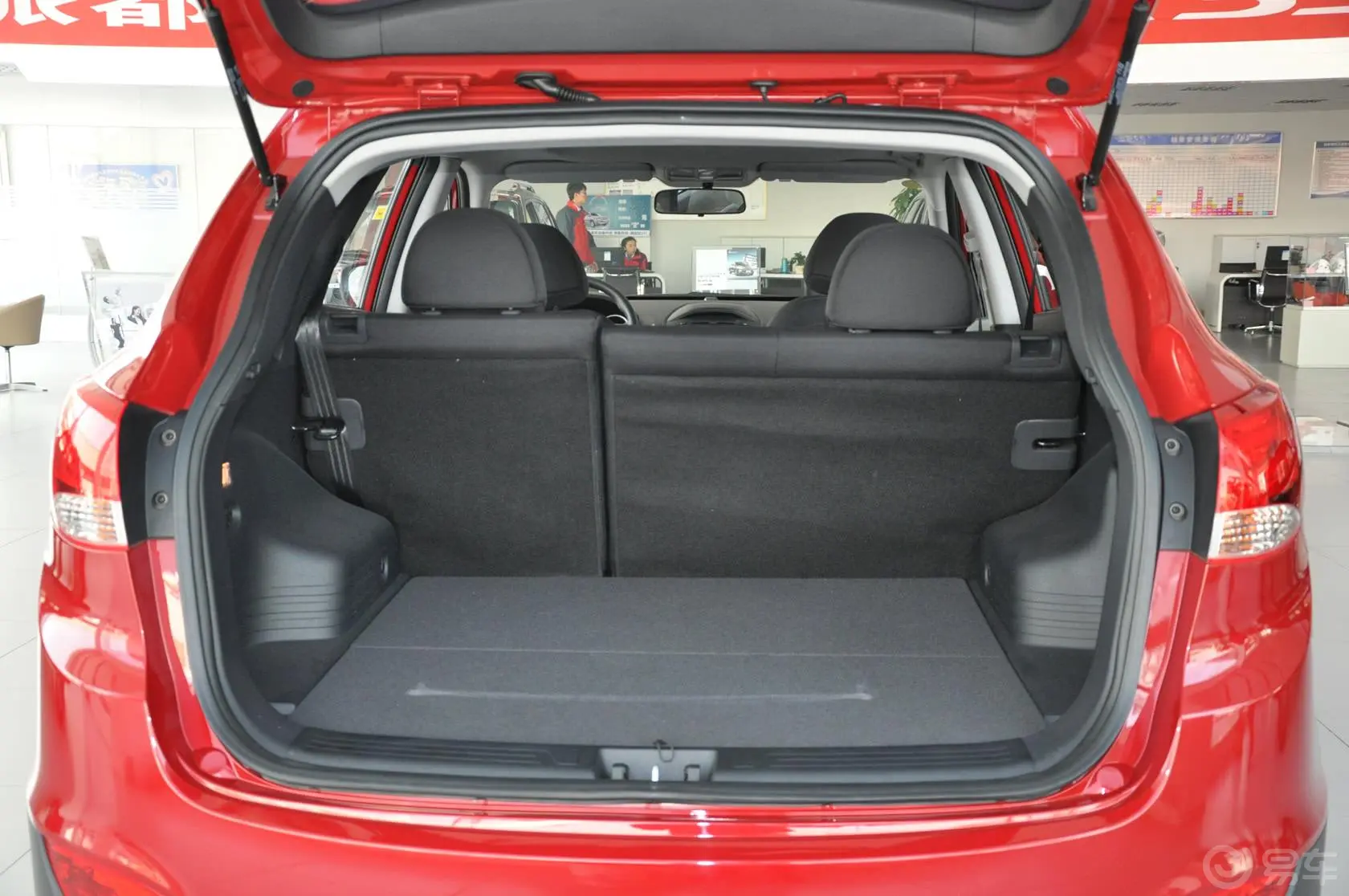 现代ix352.0L GL 自动 两驱 舒适型 国IV行李箱空间